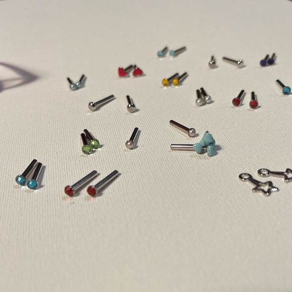 American Girl Rosy Glasses with Case for 18 inch doll & 14 sets of earrings - Picture 3 of 9